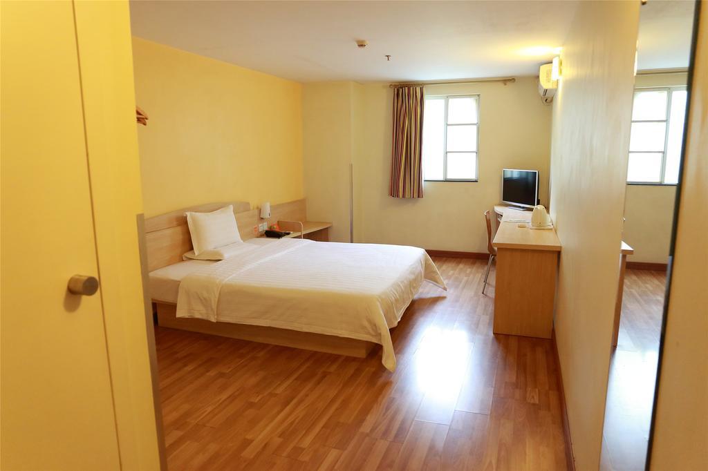 7Days Inn Qingdao Haiyunan Xinglong Road Camera foto